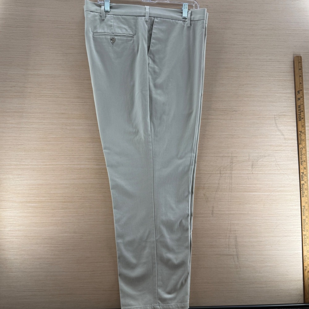 Dockers Mens Classic Fit Chino Pants Tan Khaki Stretch 44x30 Flat Front Trousers